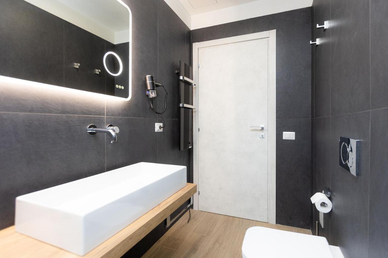 Kosmo Rome Luxury Hotel Exterior photo