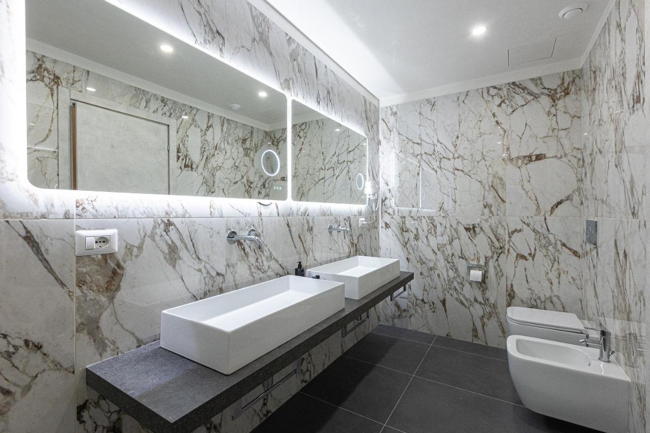 Kosmo Rome Luxury Hotel Exterior photo
